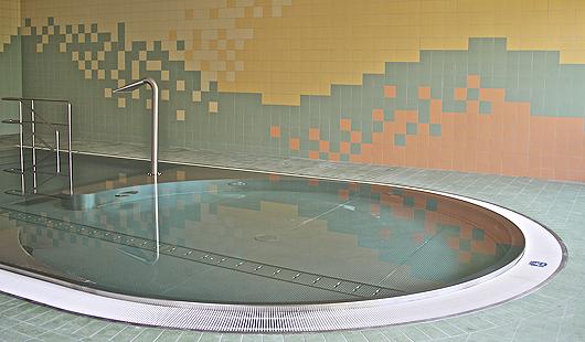 basen w Chojnowie -  mała niecka (szerokość: 530 / wysokość: 310)